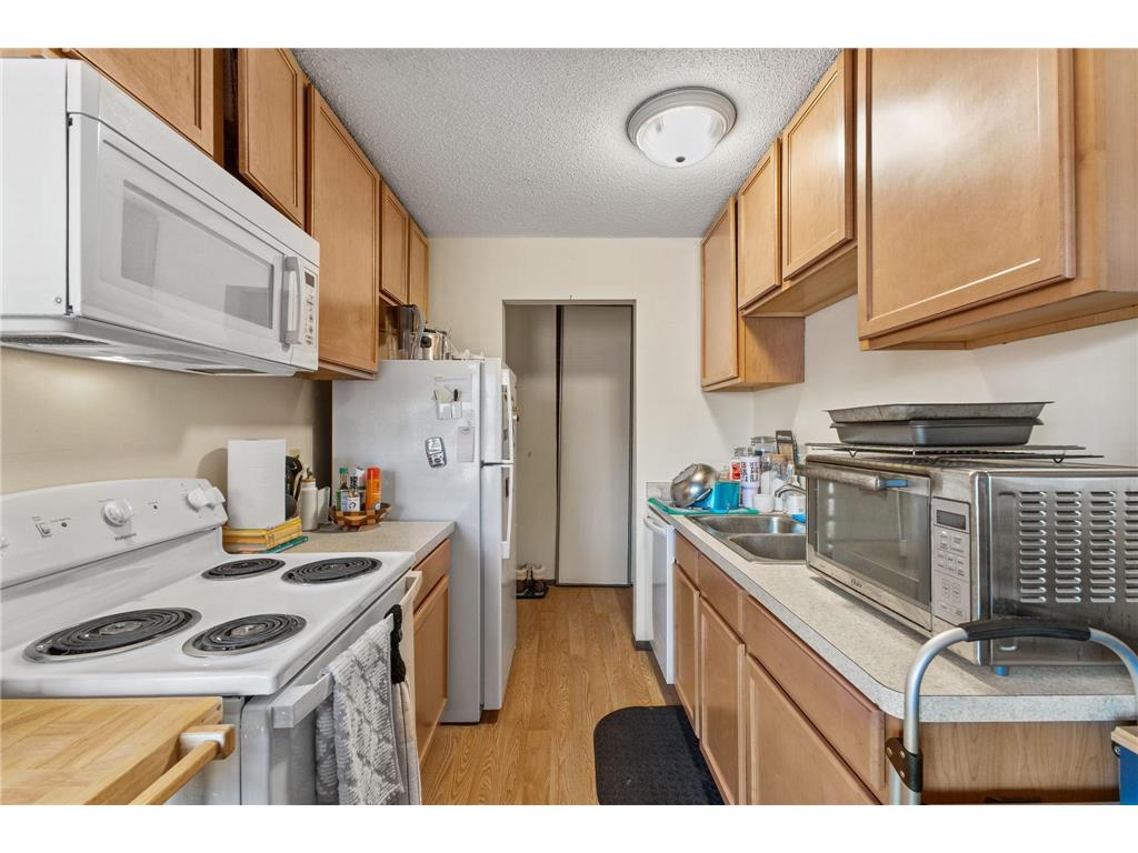 1011 11th Avenue S #8 Hopkins MN 55343 7062741 image13