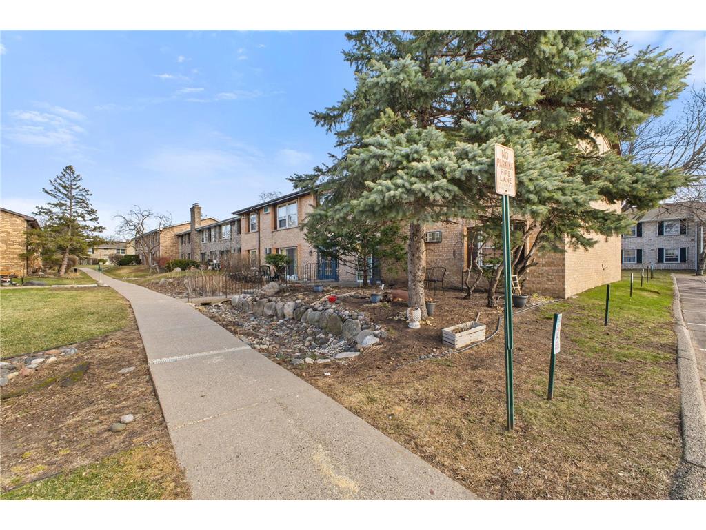 1011 11th Avenue S #8 Hopkins MN 55343 7062741 image22