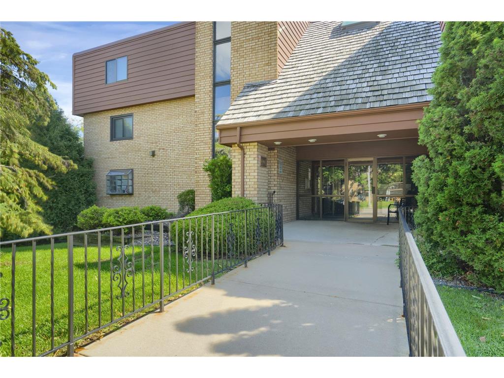 1011 41st Avenue NE 321, Columbia Heights, MN 55421 MLS 6255659