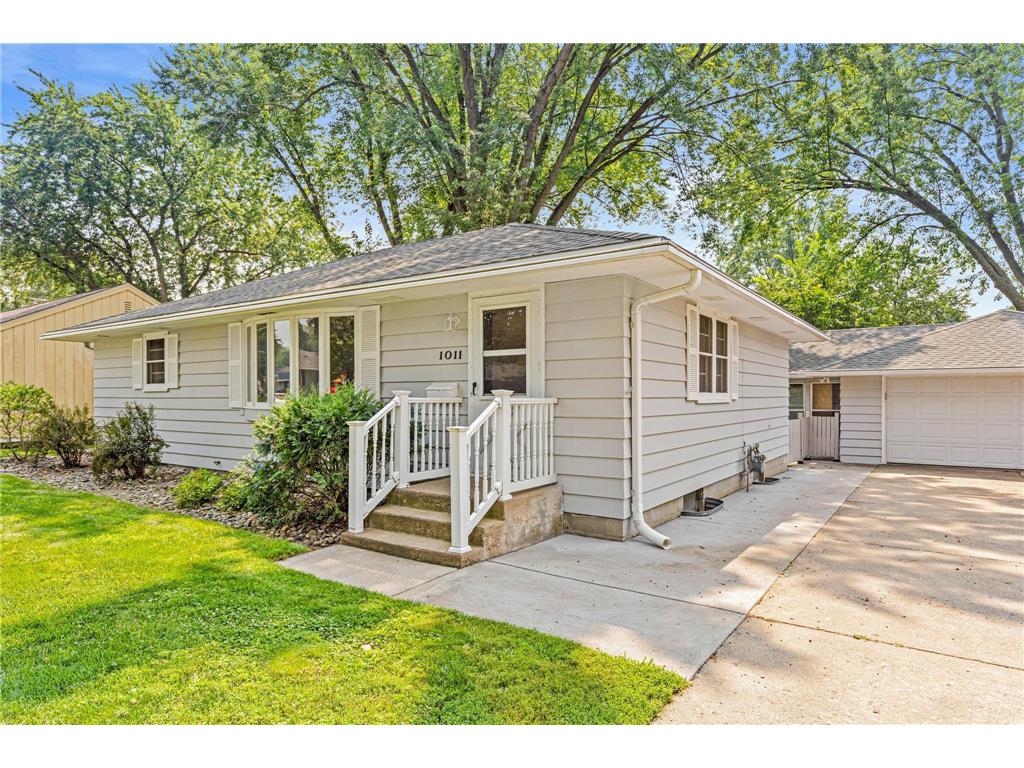 1011 4th Street W Hastings MN 55033 6763843 image1