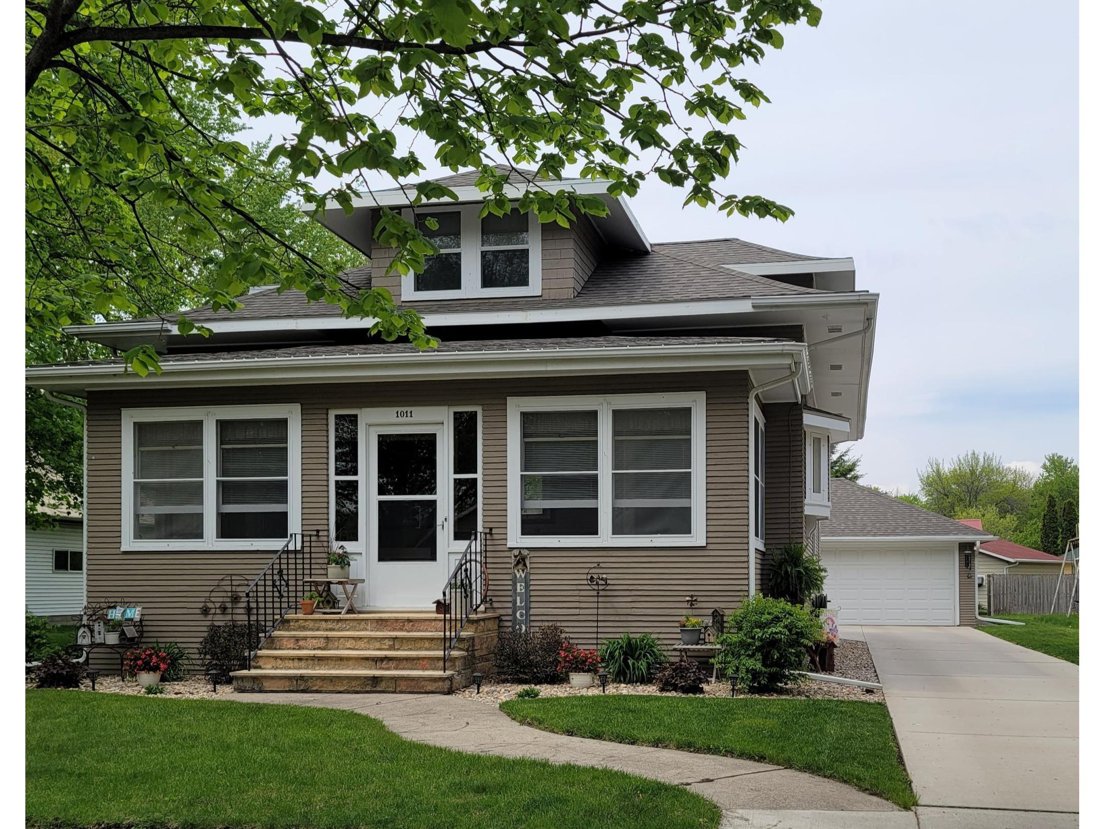 1011 6th Avenue, Mountain Lake, MN, 56159 MLS 5735561 Edina Realty