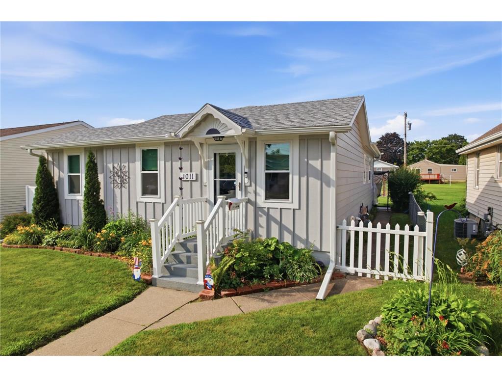 1011 E 5th Street Winona MN 55987 7102275 image1