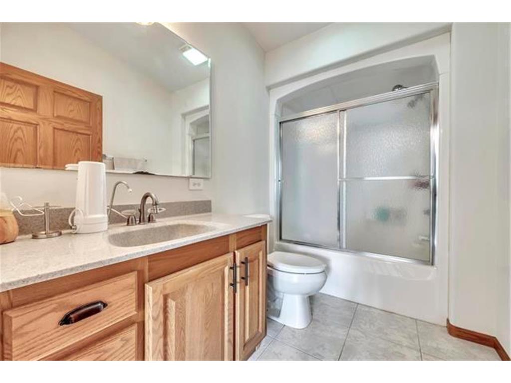 1011 Highway 15 Armstrong IA 50514 - Iowa Lake 6825020 image14