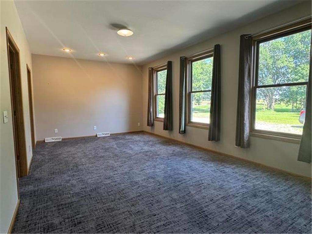 1011 Highway 15 Armstrong IA 50514 - Iowa Lake 6825020 image16