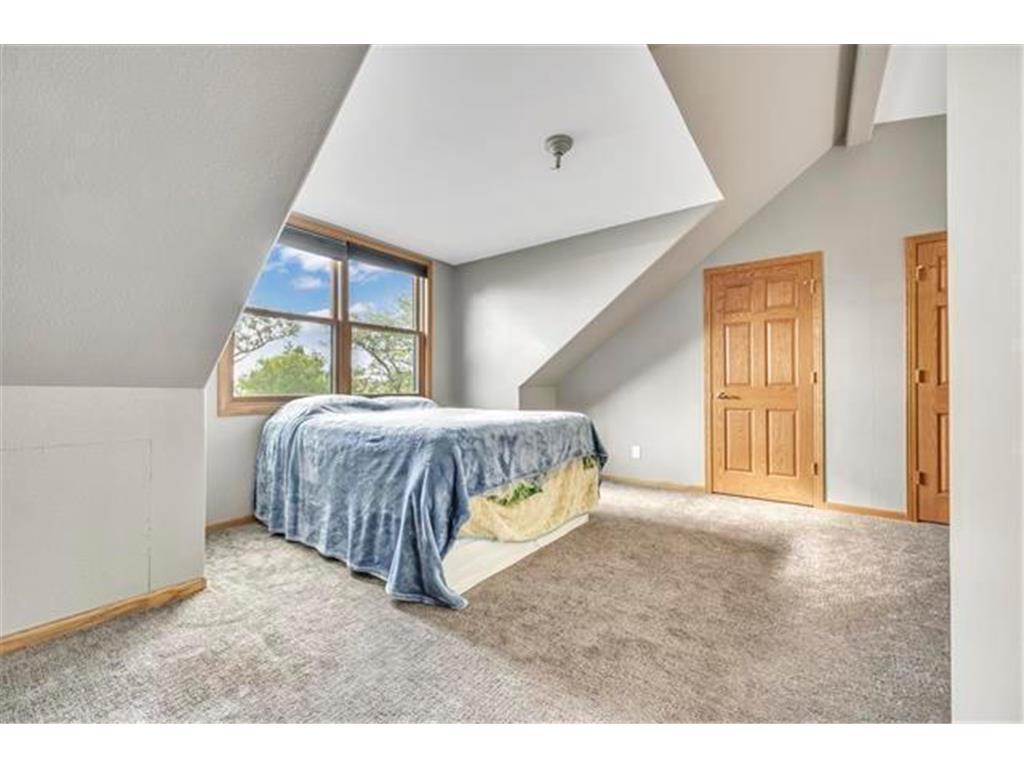 1011 Highway 15 Armstrong IA 50514 - Iowa Lake 6825020 image17