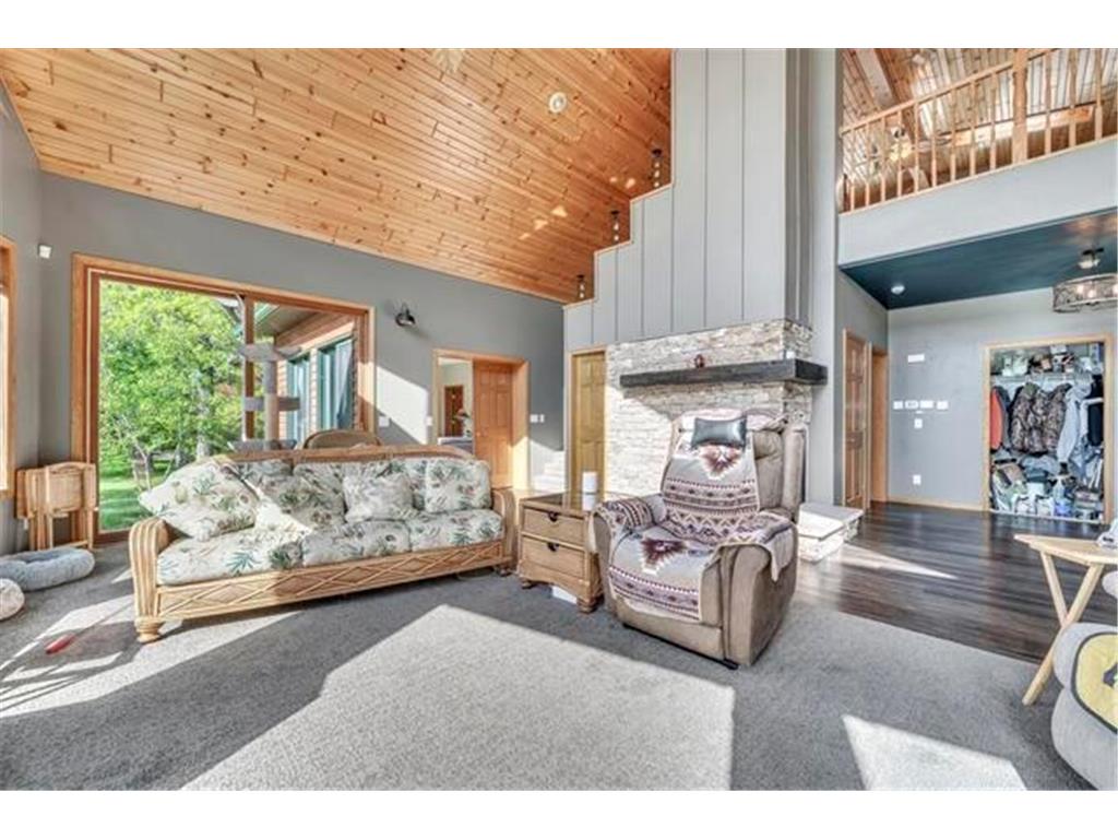 1011 Highway 15 Armstrong IA 50514 - Iowa Lake 6825020 image5