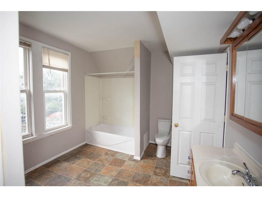 1011 Minnehaha Avenue E Saint Paul MN 55106 6739406 image39