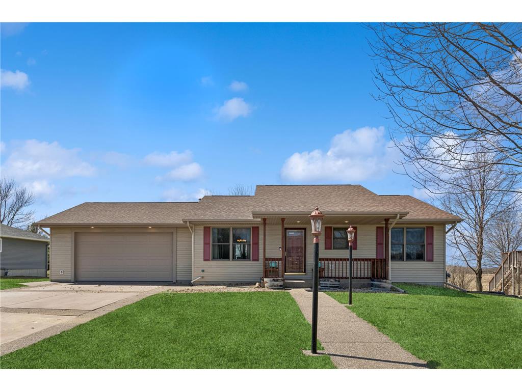 1011 Southgate Drive Ellsworth WI 54011 6516558 image1