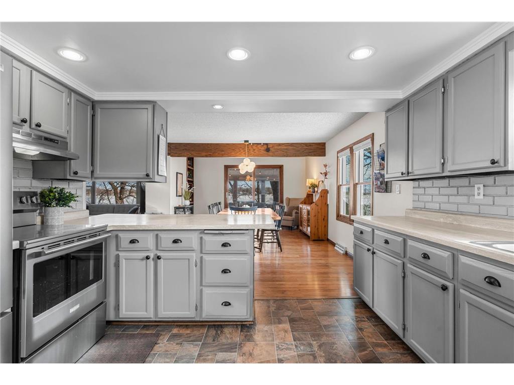 1011 Van Dyke Road NW Alexandria MN 56308 - Henry 7004639 image21