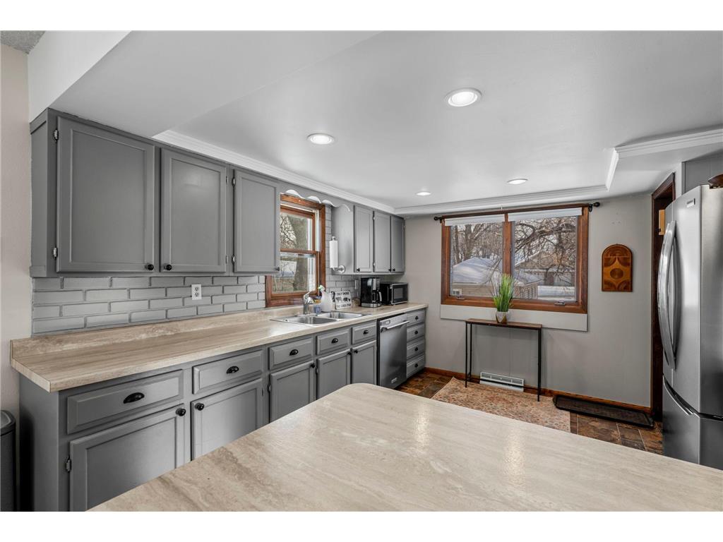 1011 Van Dyke Road NW Alexandria MN 56308 - Henry 7004639 image23