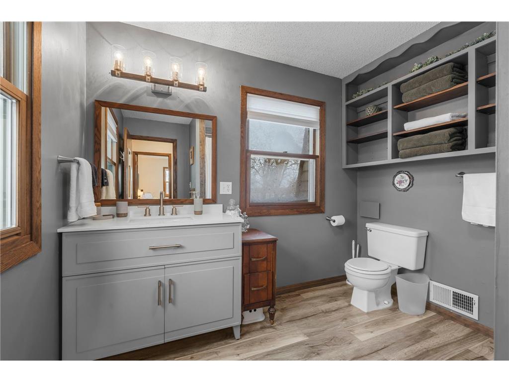 1011 Van Dyke Road NW Alexandria MN 56308 - Henry 7004639 image51