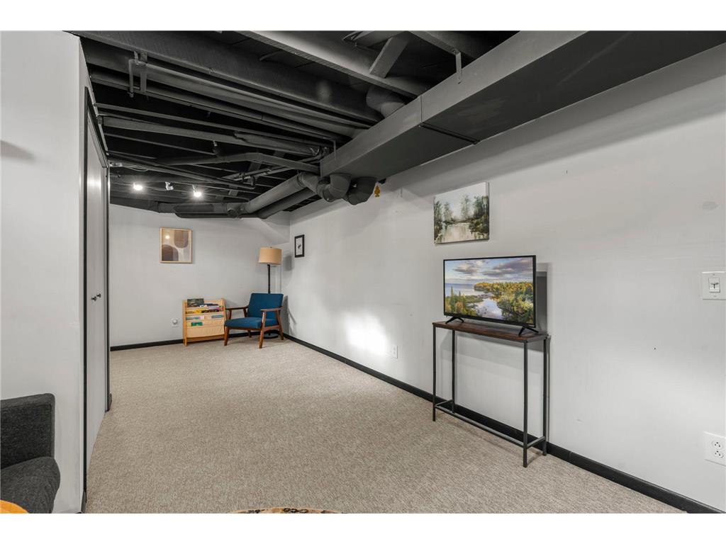 1011 Van Dyke Road NW Alexandria MN 56308 - Henry 7004639 image54