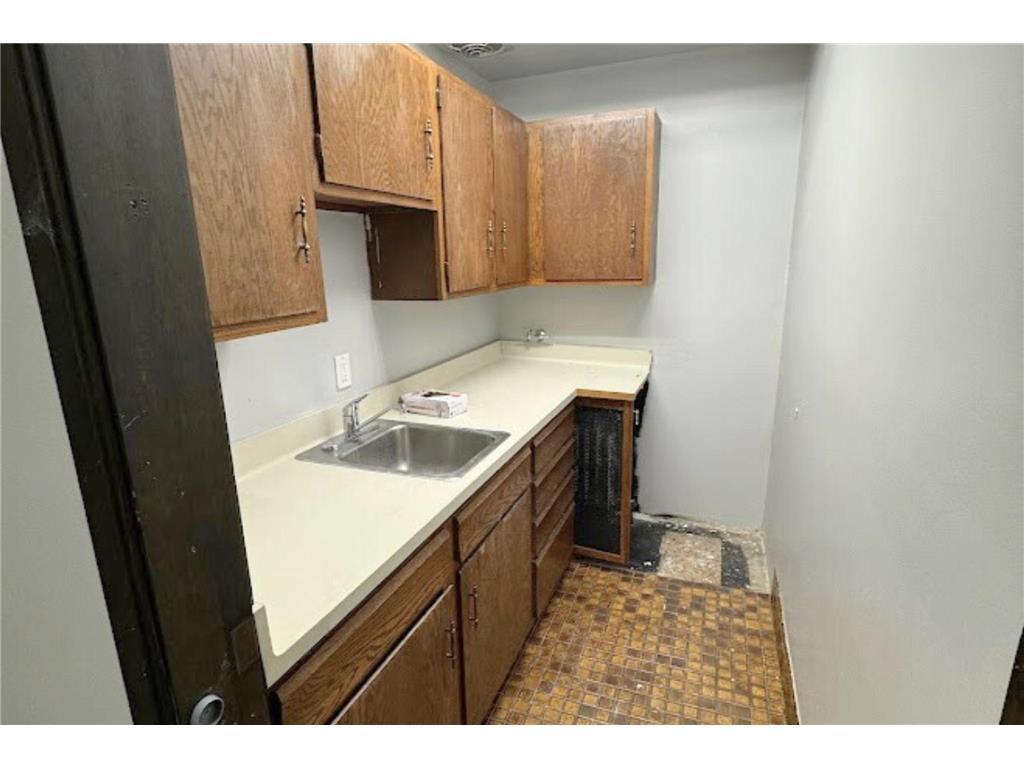 1011 W Broadway Avenue #102 Minneapolis MN 55411 6807220 image11