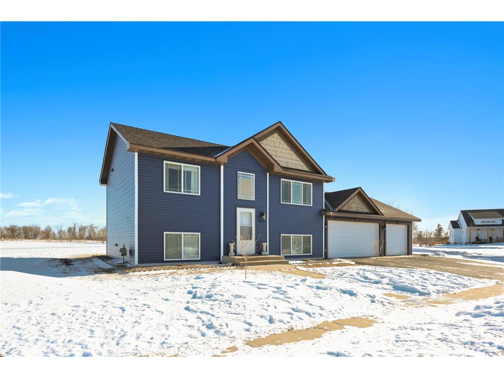 1011 Waters Edge Circle Avon MN 56310 7014836 image1