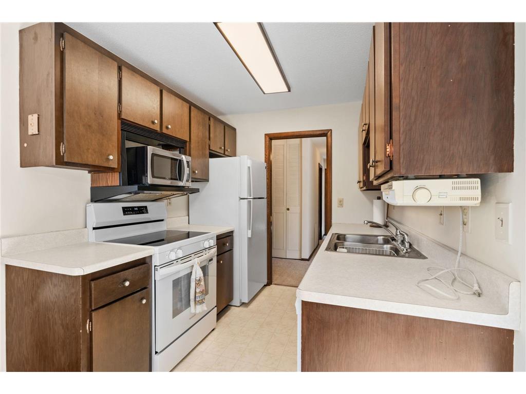 10113 W 34th Street #228 Minnetonka MN 55305 7065465 image3