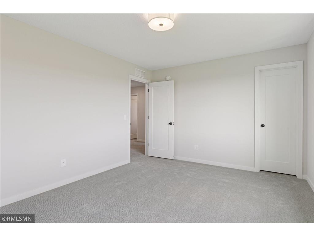 10115 Blackmoor Road Woodbury MN 55129 7004045 image14