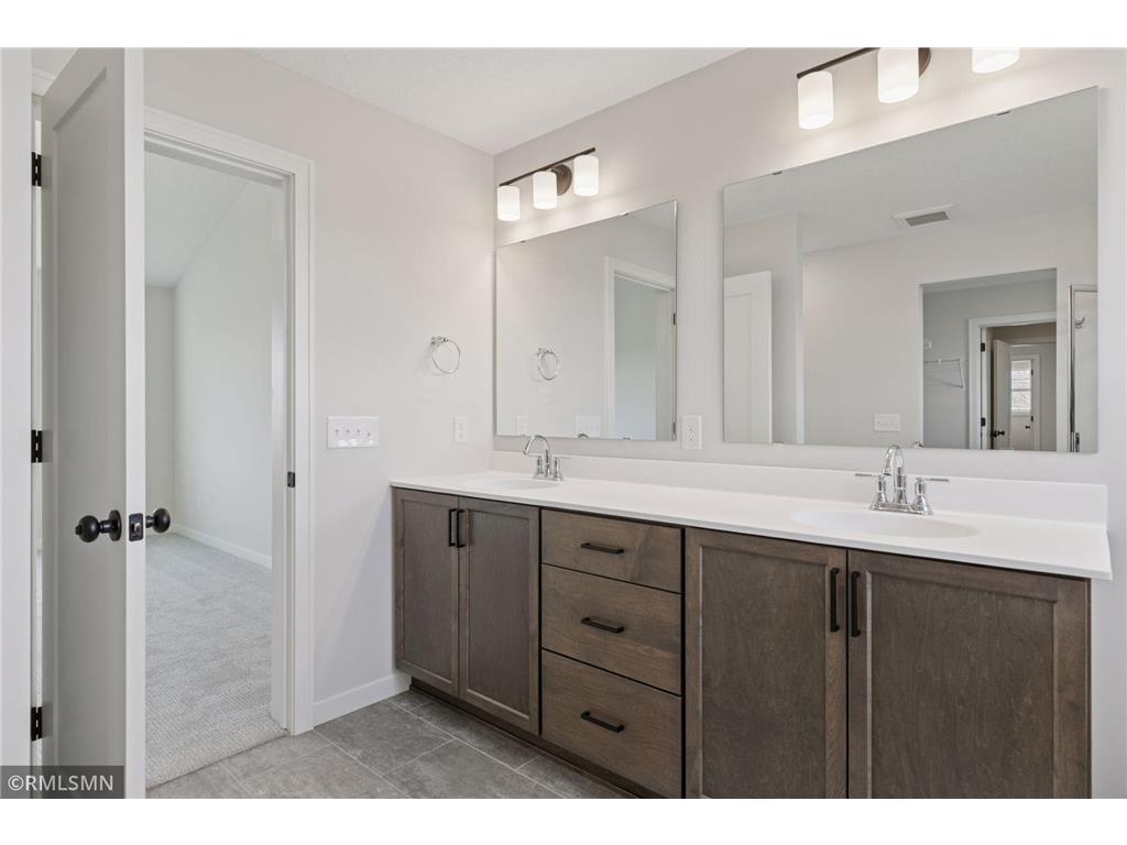 10115 Blackmoor Road Woodbury MN 55129 7004045 image25