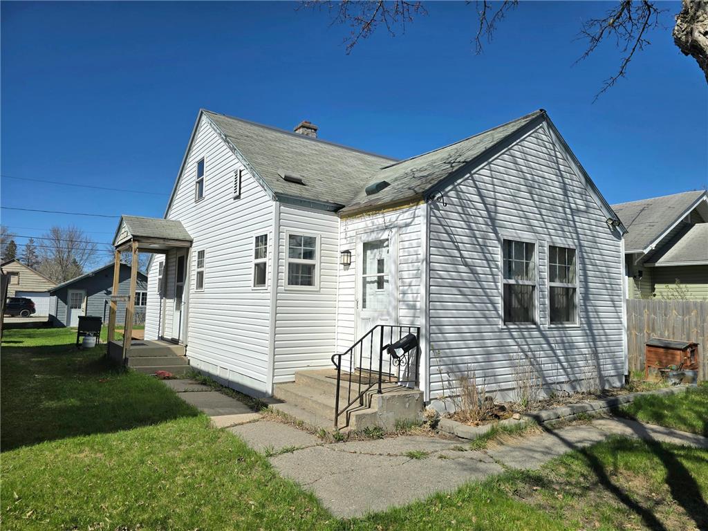 1012 9th Street International Falls MN 56649 6690157 image1