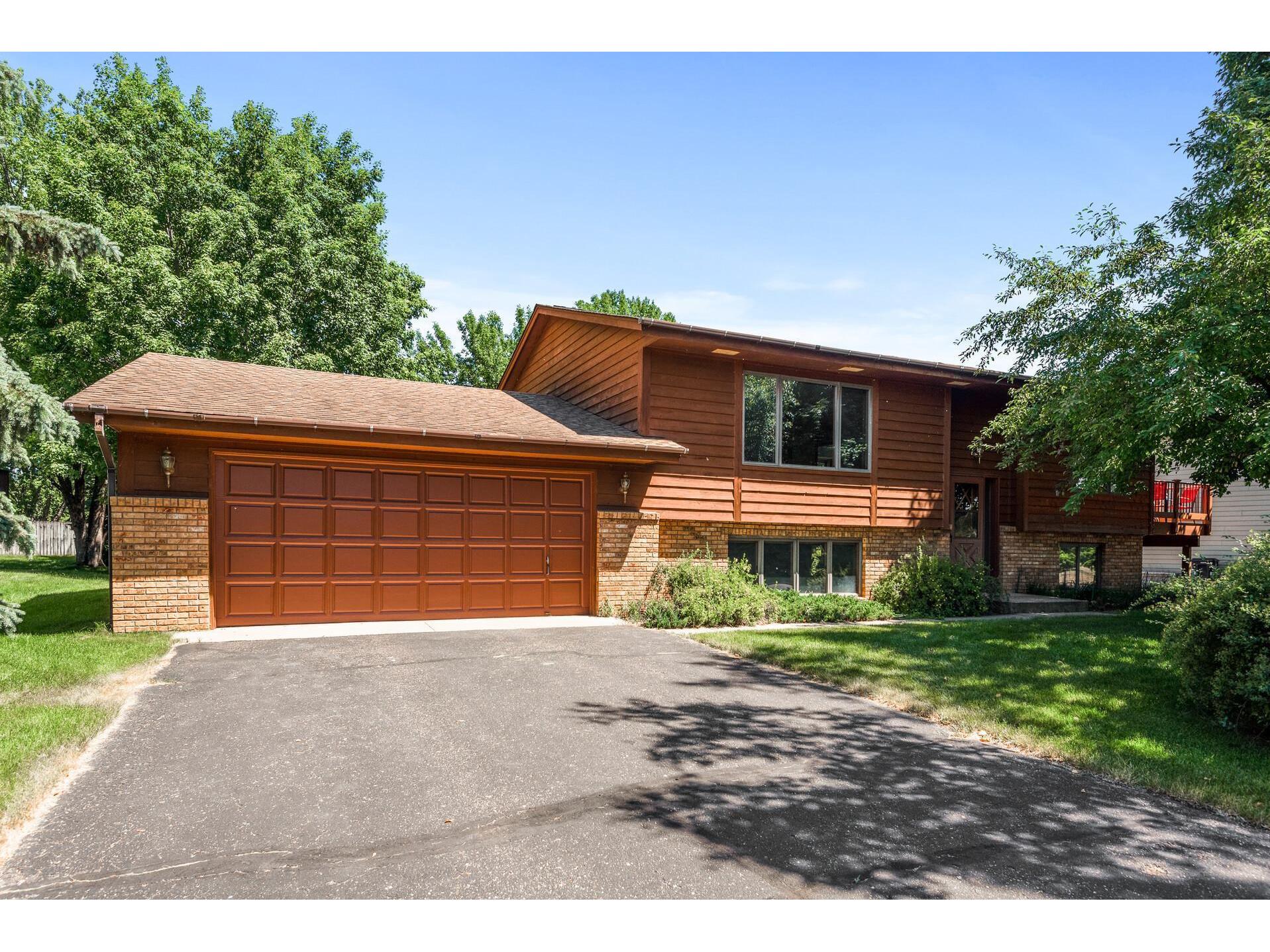 1012 Crystal Lake Road E, Burnsville, MN 55306 MLS 5766537 Edina