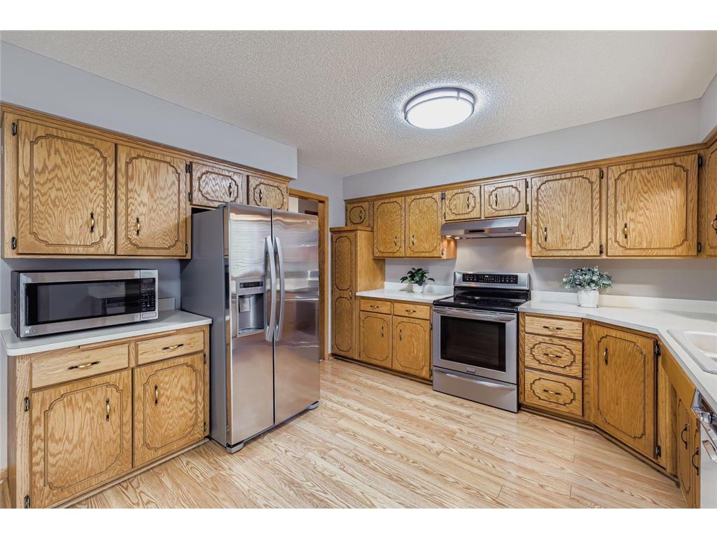 1012 Crystal Lake Road E Burnsville MN 55306 6808989 image10