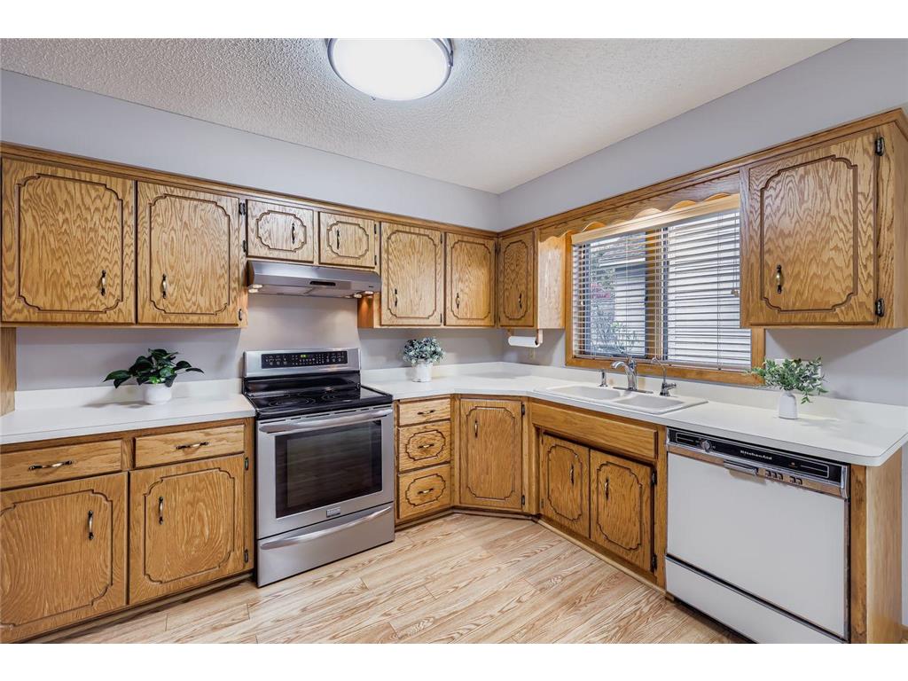 1012 Crystal Lake Road E Burnsville MN 55306 6808989 image11