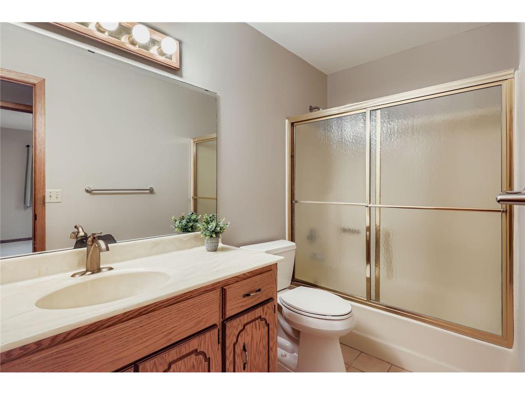 1012 Crystal Lake Road E Burnsville MN 55306 6808989 image19