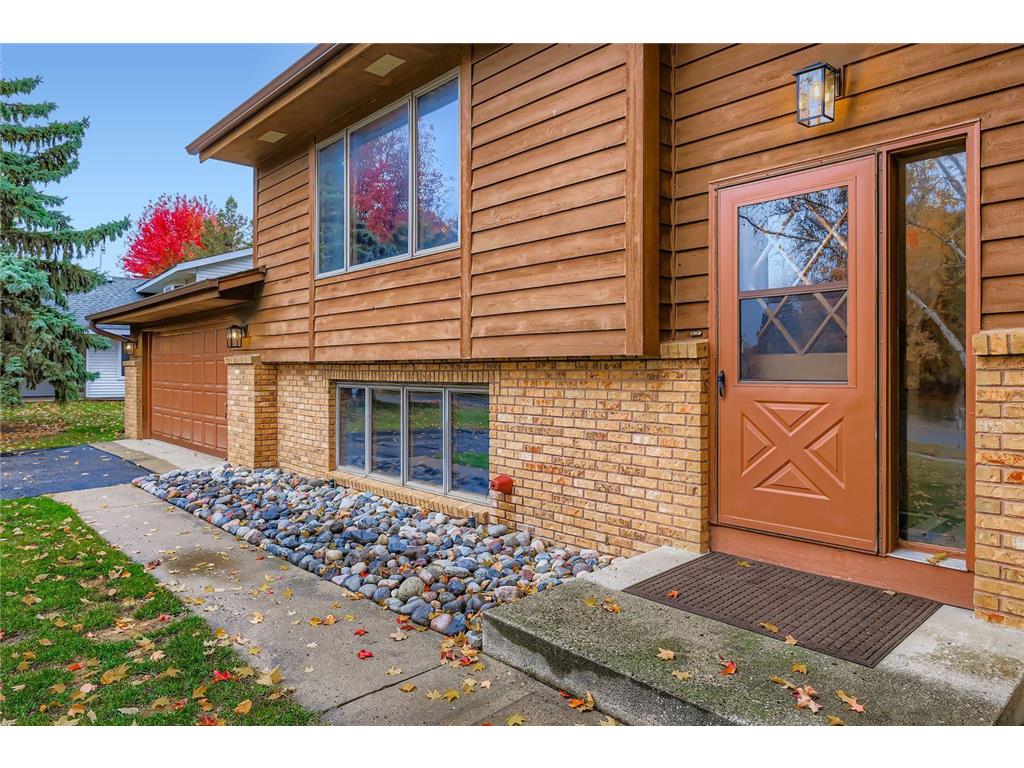 1012 Crystal Lake Road E Burnsville MN 55306 6808989 image5