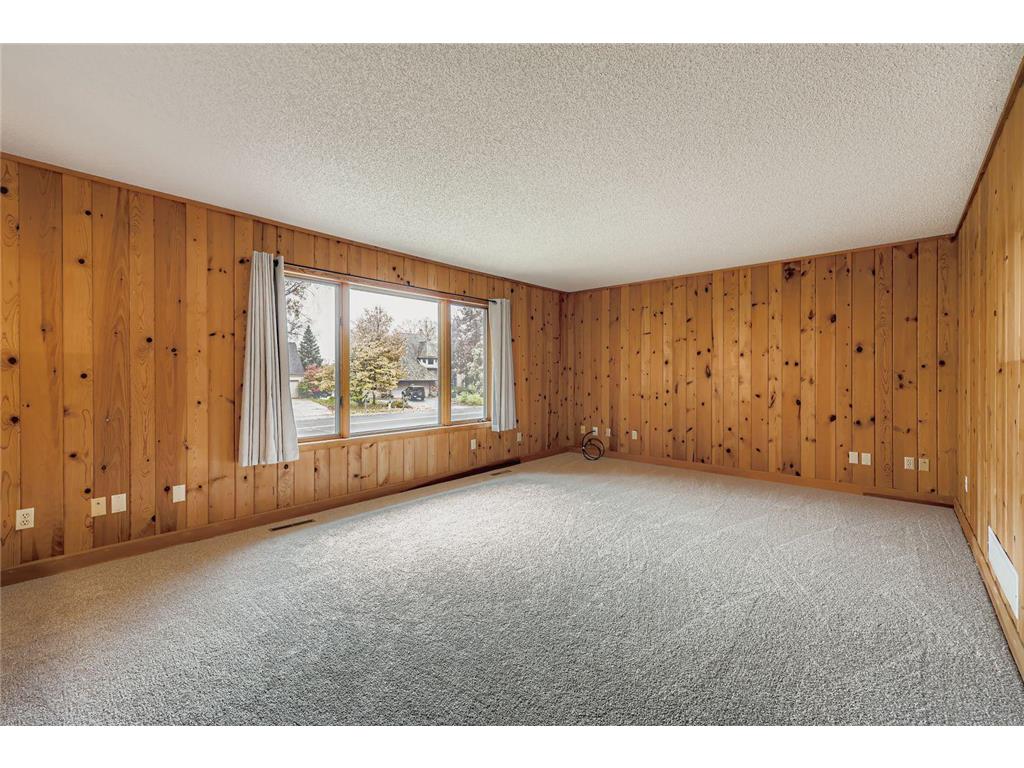 1012 Crystal Lake Road E Burnsville MN 55306 6808989 image7