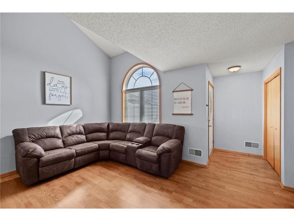 1012 Larkspur Lane Waconia MN 55387 7028631 image10