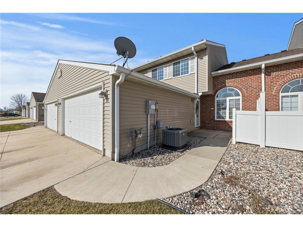 1012 Larkspur Lane Waconia MN 55387 7028631 image3