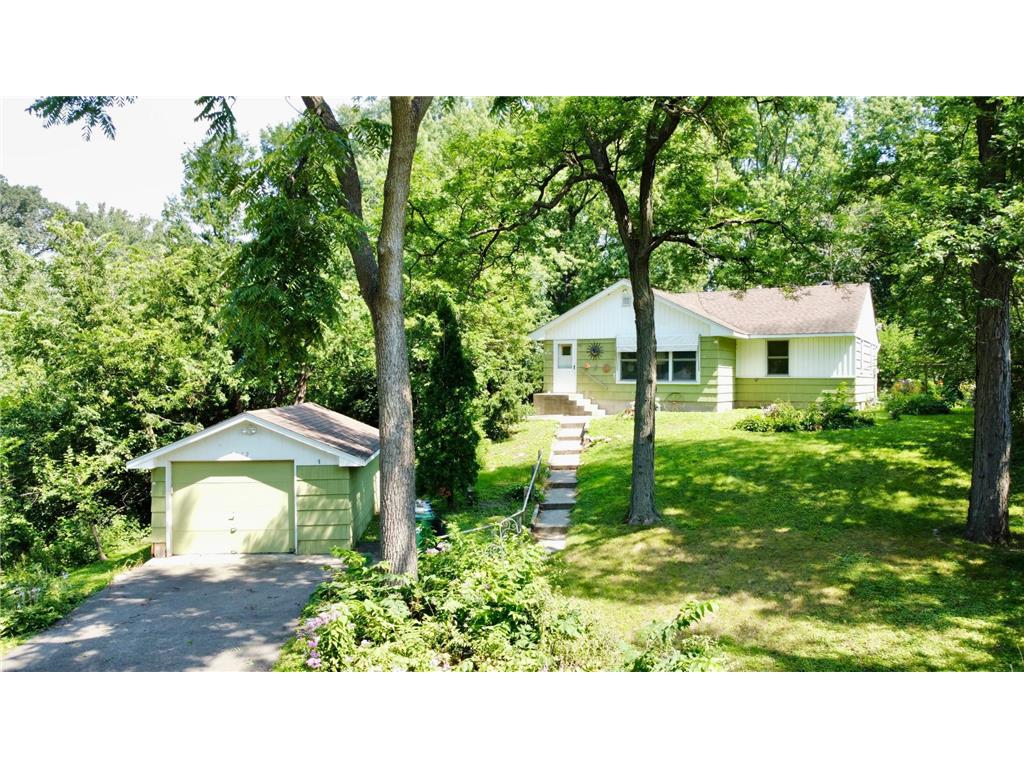 1012 Quebec Avenue N Golden Valley MN 55427 - Bassett Creek 6772654 image1