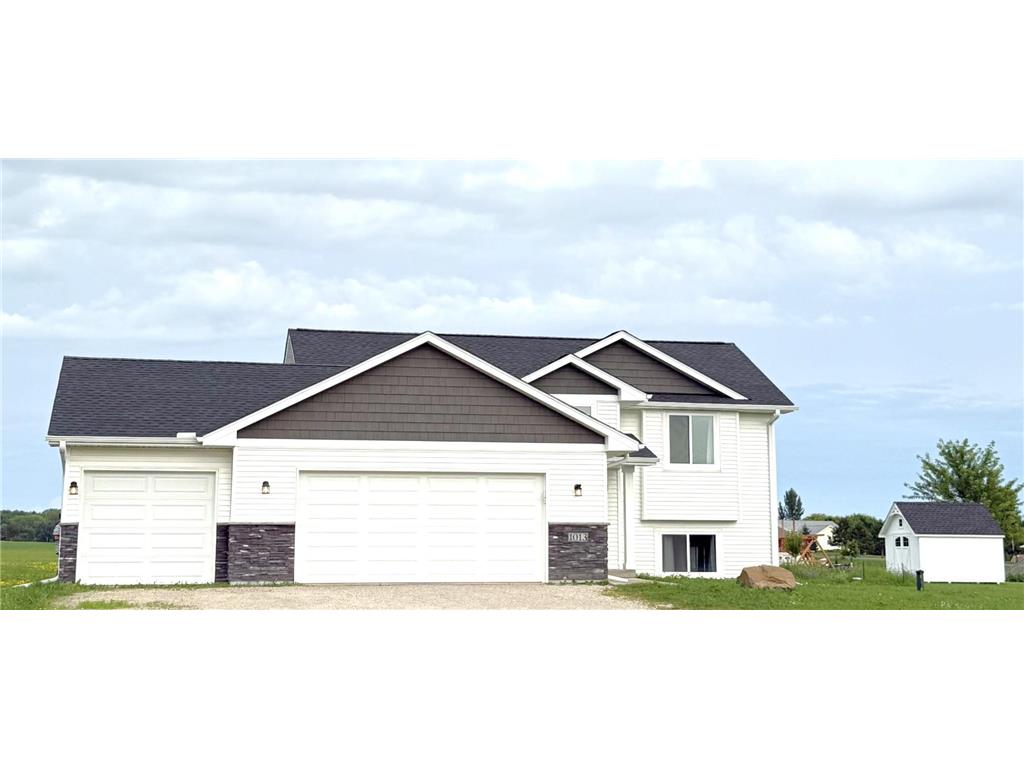 1013 167th Street Hammond WI 54015 6754327 image1