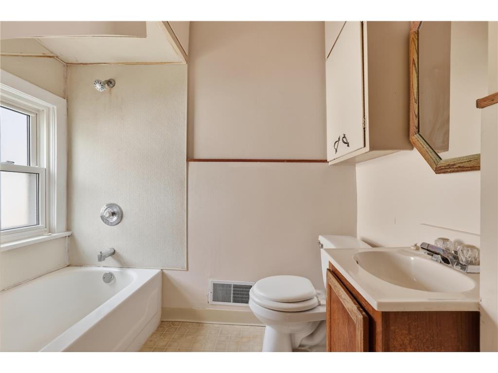1013 2nd Avenue NW Rochester MN 55901 7034352 image19