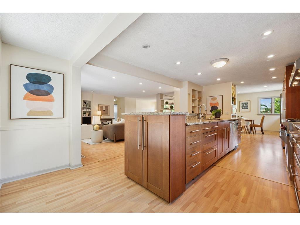 1013 Kenwood Parkway Minneapolis MN 55403 6757514 image22