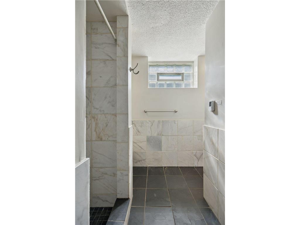 1013 Kenwood Parkway Minneapolis MN 55403 6757514 image39