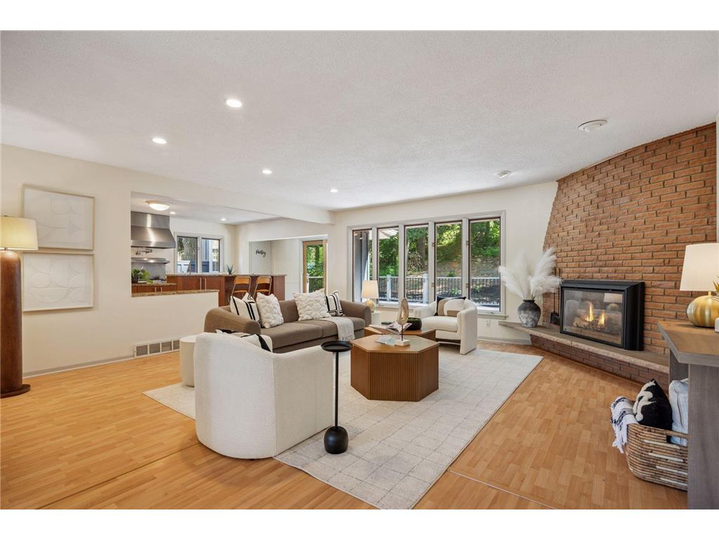 1013 Kenwood Parkway Minneapolis MN 55403 6757514 image4