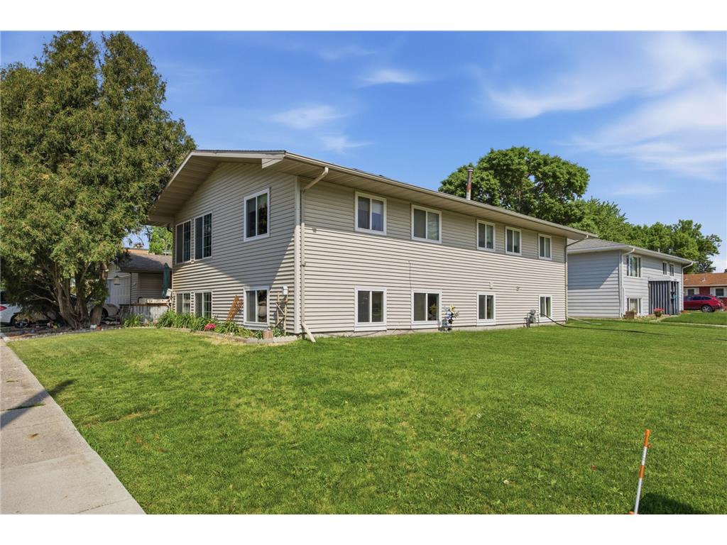 1014 24th Avenue S Moorhead MN 56560 7085885 image1