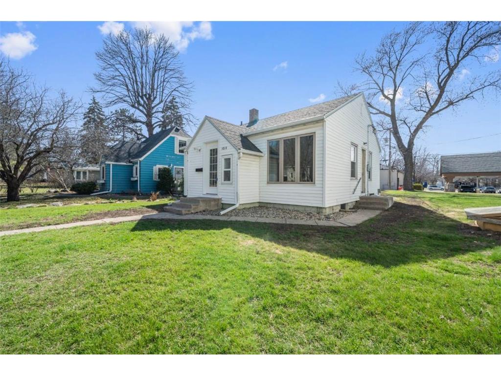 1014 Hawthorne Street Alexandria MN 56308 7055871 image2
