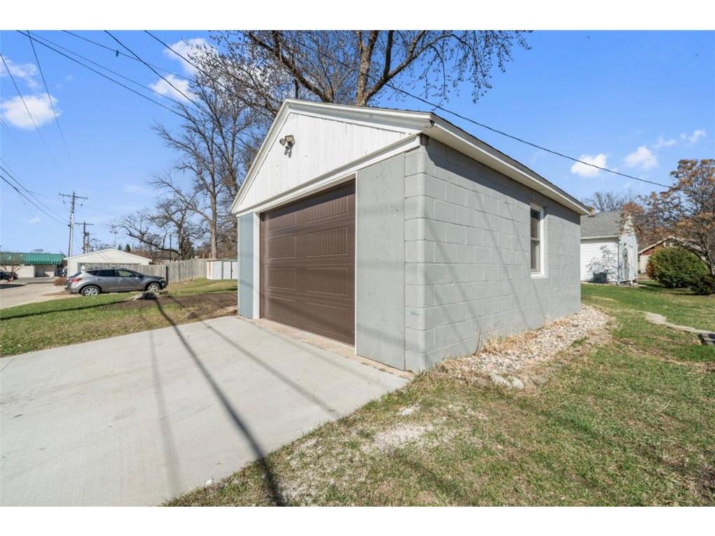 1014 Hawthorne Street Alexandria MN 56308 7055871 image6