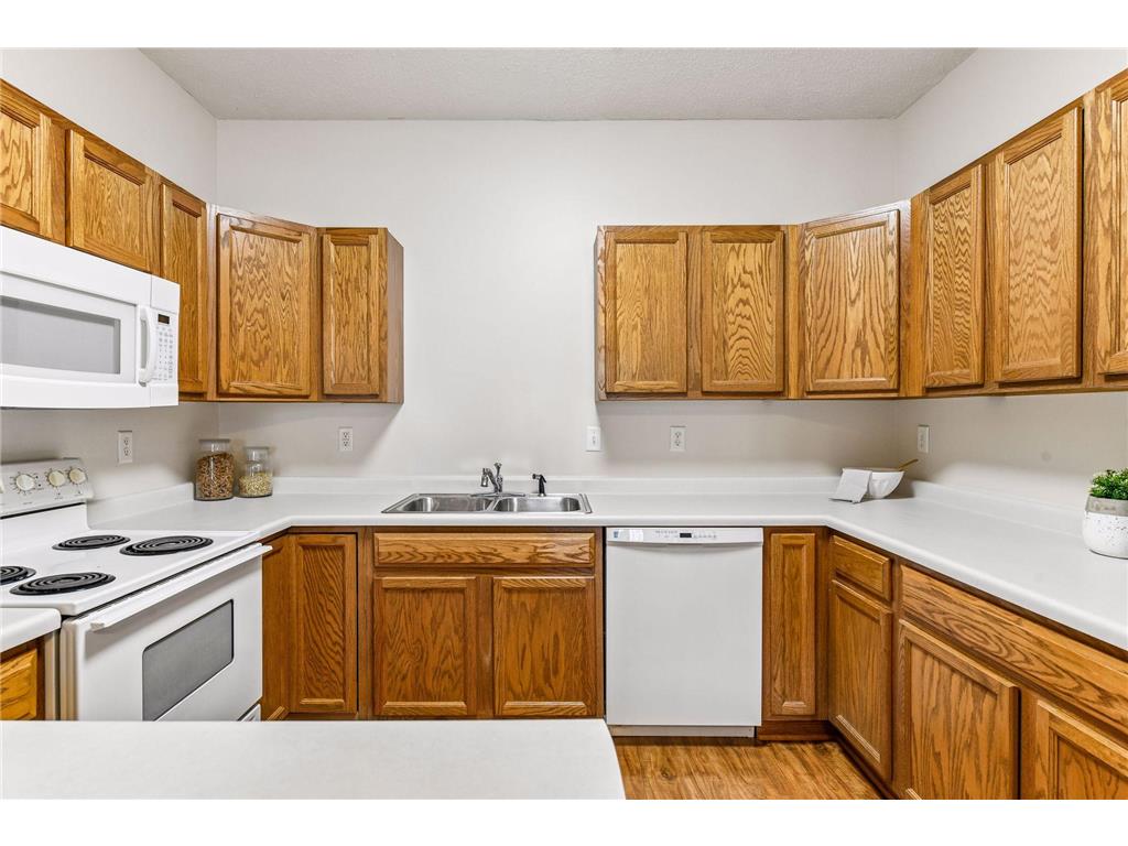 1014 Heldt Street Chaska MN 55318 7071568 image11