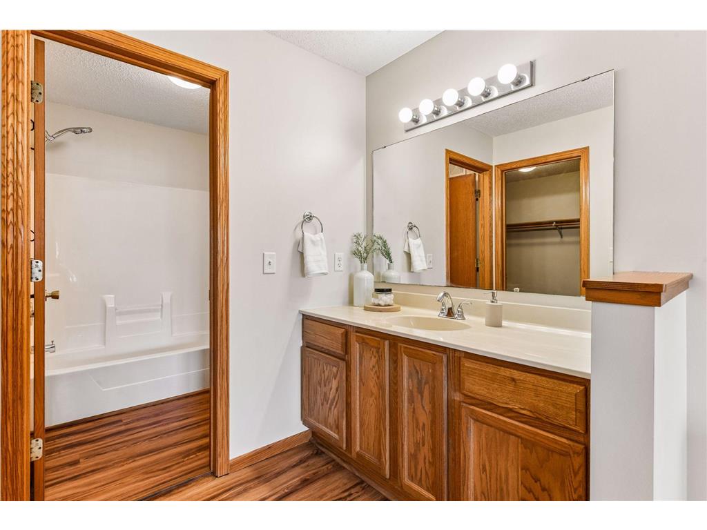 1014 Heldt Street Chaska MN 55318 7071568 image25