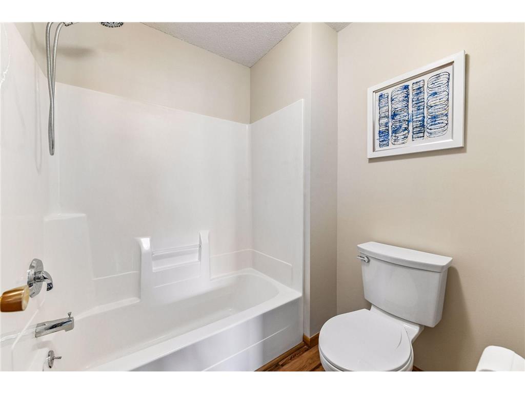 1014 Heldt Street Chaska MN 55318 7071568 image27