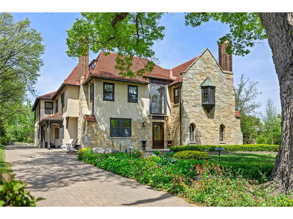 1014 Mount Curve Avenue Minneapolis MN 55403 7017735 image2