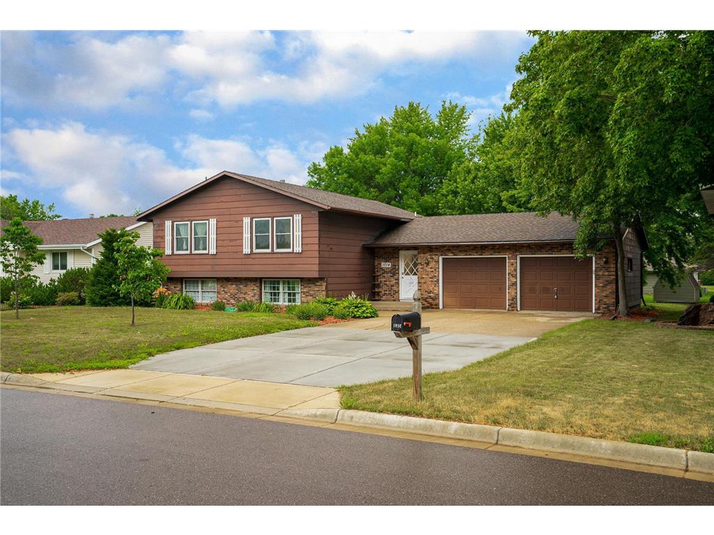 1014 W Prairie Street, Belle Plaine, MN 56011 MLS 6228558 Edina Realty