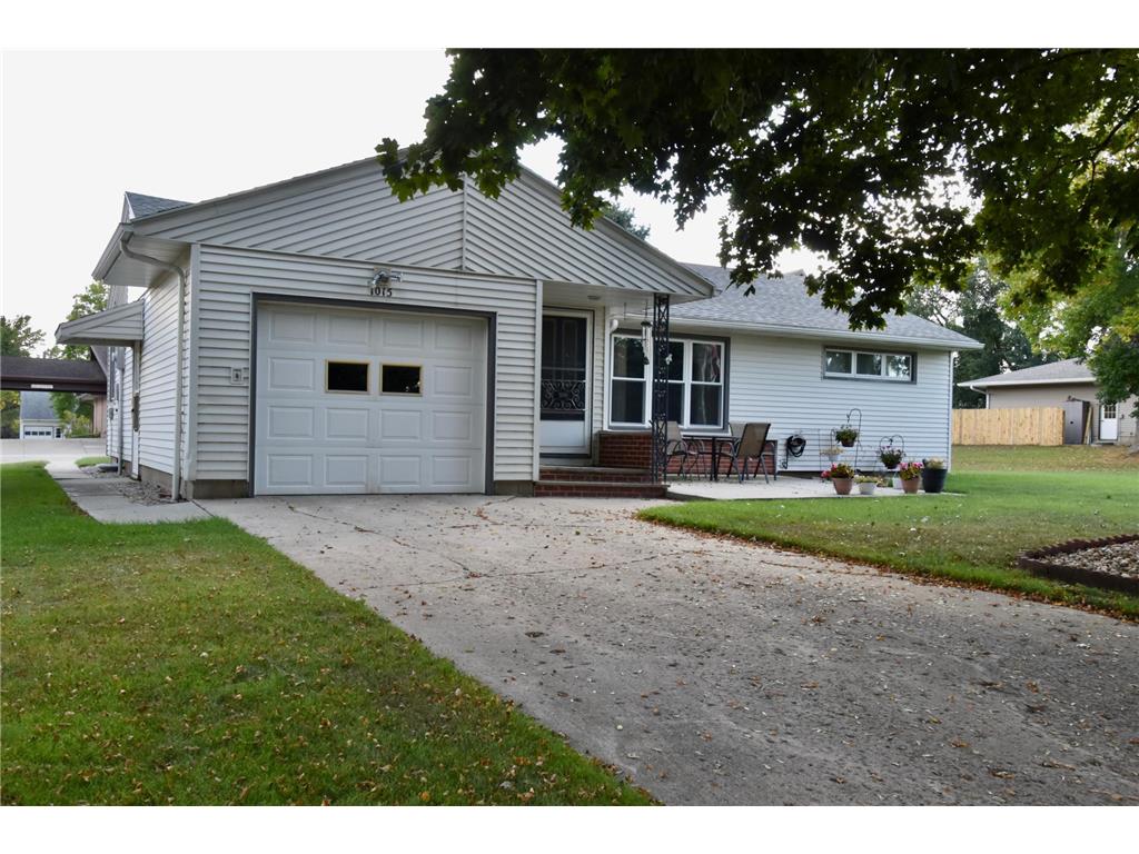 1015 5th Place Sibley IA 51249 6794911 image1