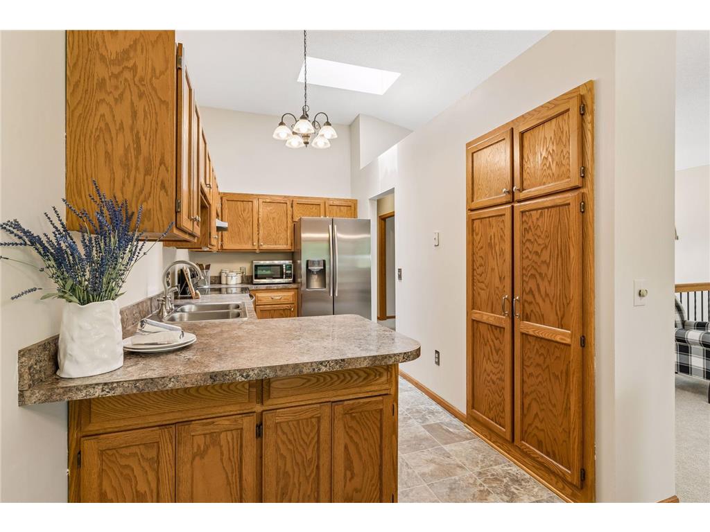 1015 Aston Circle Burnsville MN 55337 7086870 image15