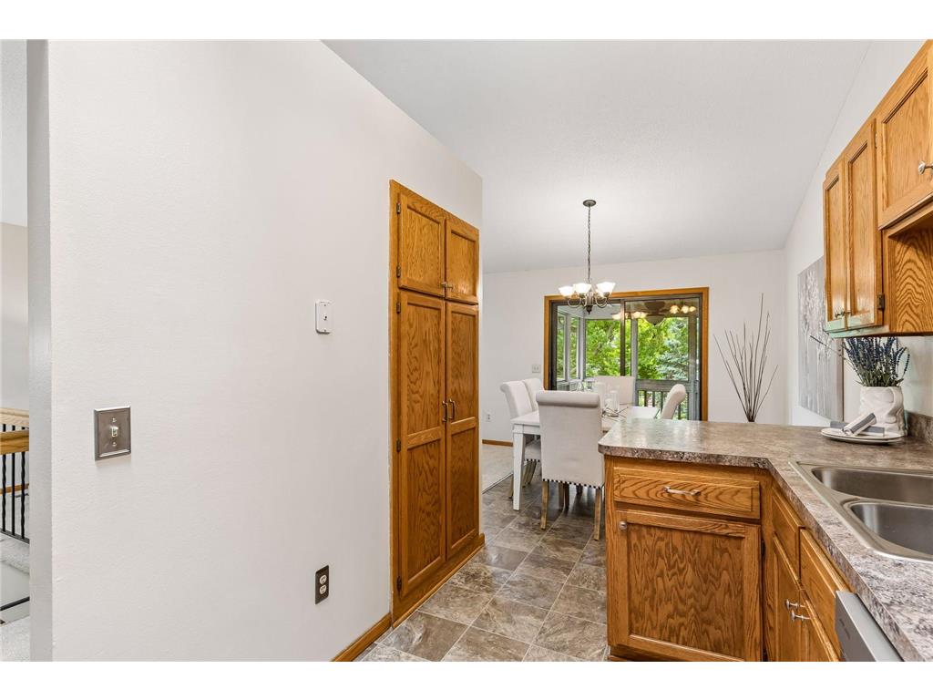 1015 Aston Circle Burnsville MN 55337 7086870 image18