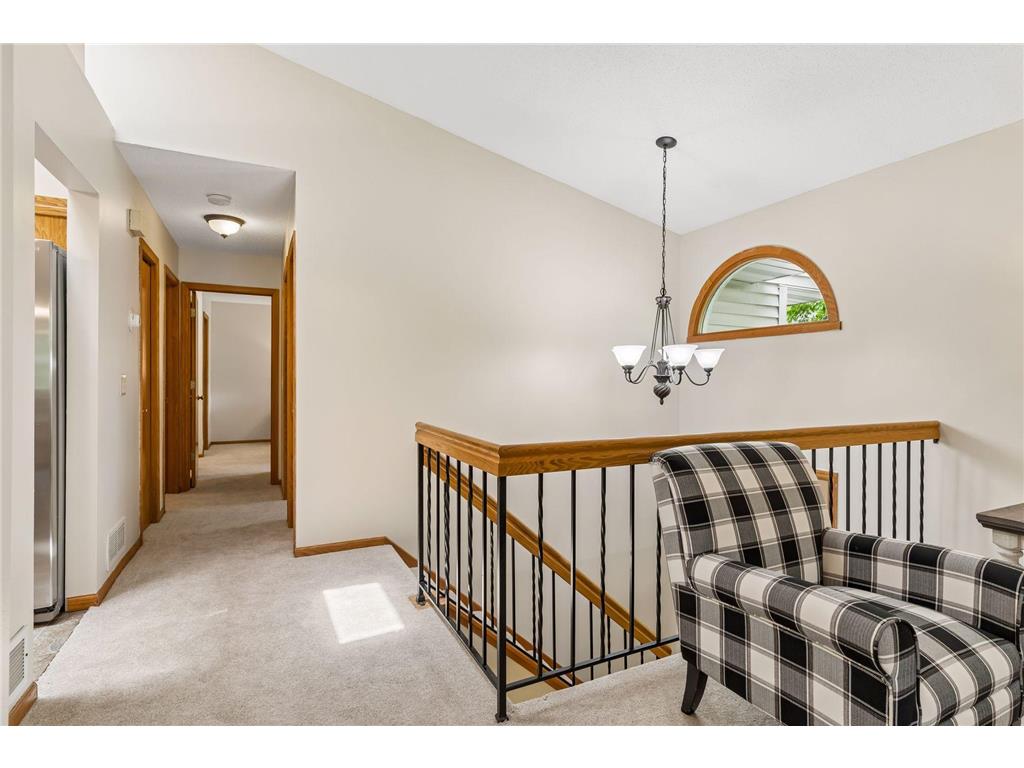 1015 Aston Circle Burnsville MN 55337 7086870 image21