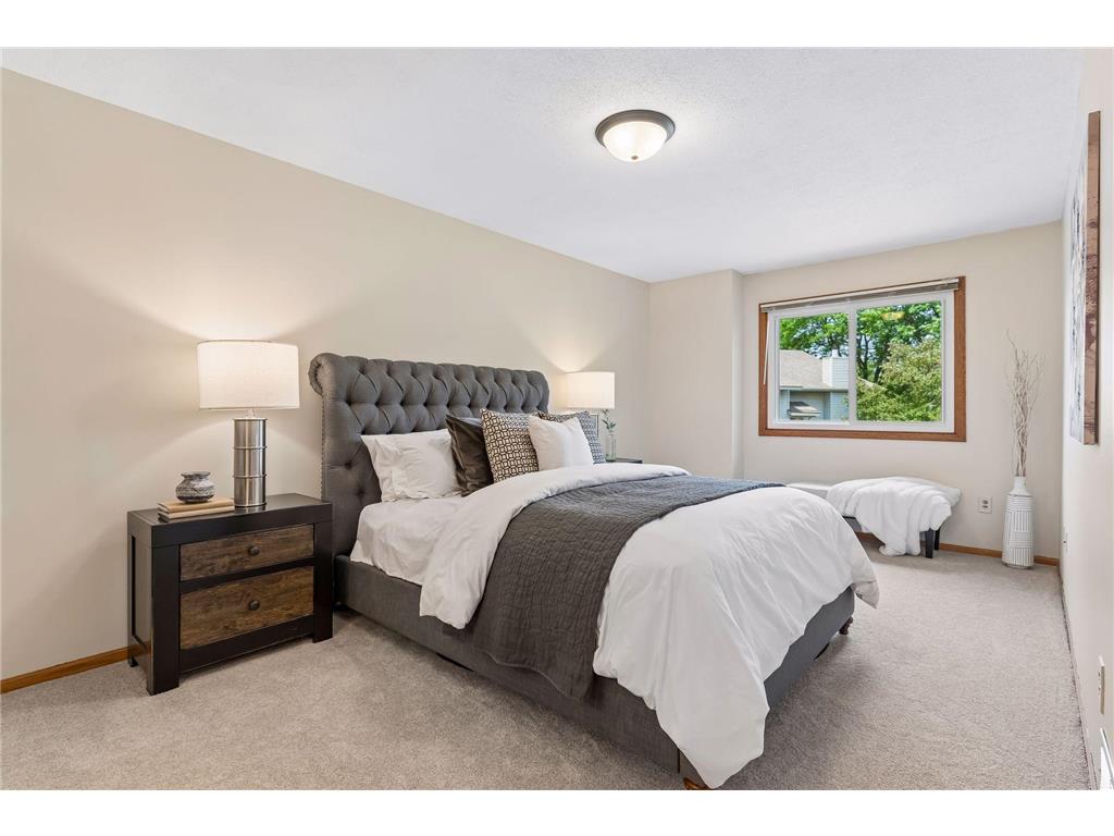 1015 Aston Circle Burnsville MN 55337 7086870 image22