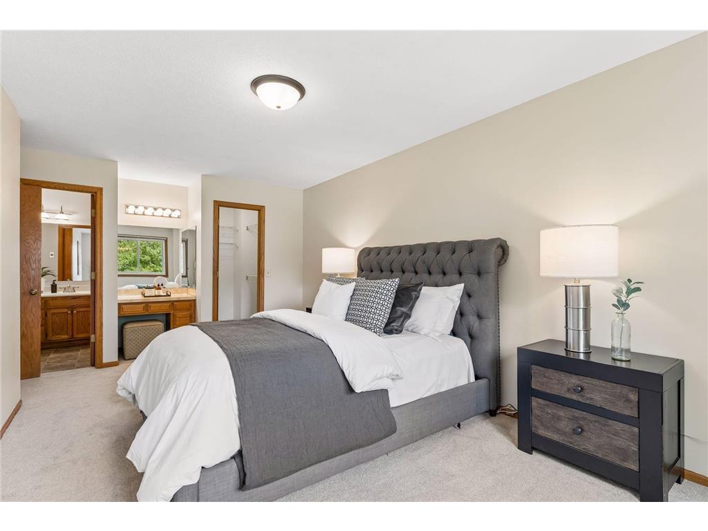 1015 Aston Circle Burnsville MN 55337 7086870 image24